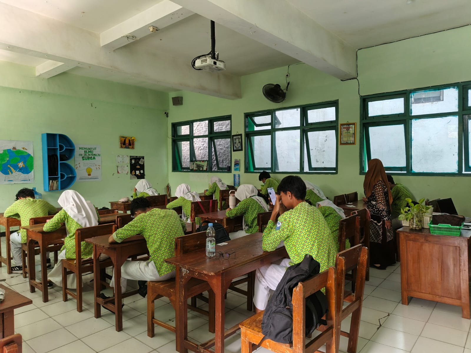 Bahasa Inggris dan Fikih Jadi Menu Utama Ujian Madrasah Hari Ke-3 di MTsN 9 Bantul
